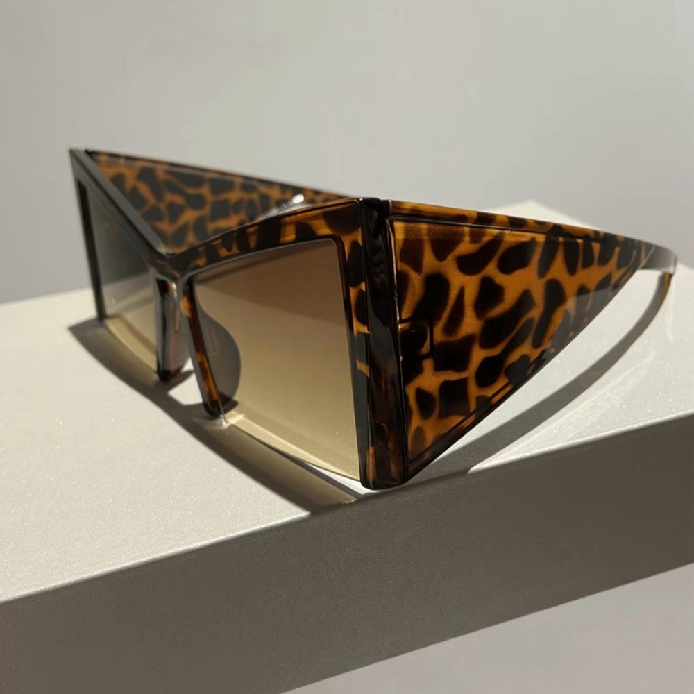 New Arrival Sunglasses “Mod Tortoise”🕶️